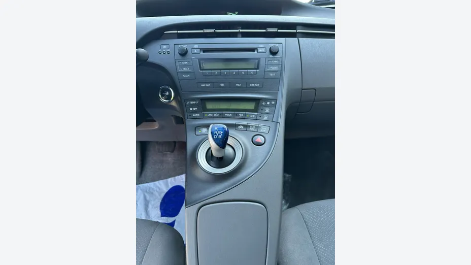 TOYOTA Prius -