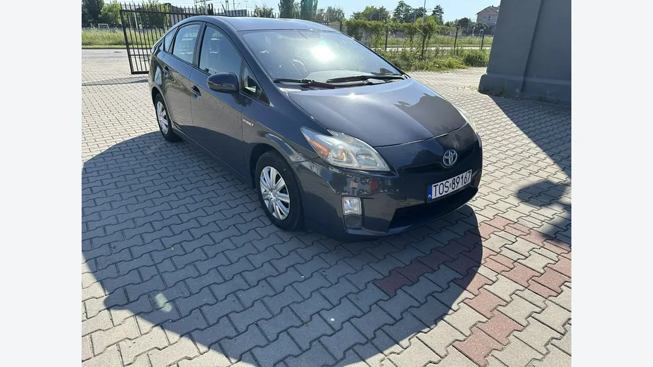 TOYOTA Prius -