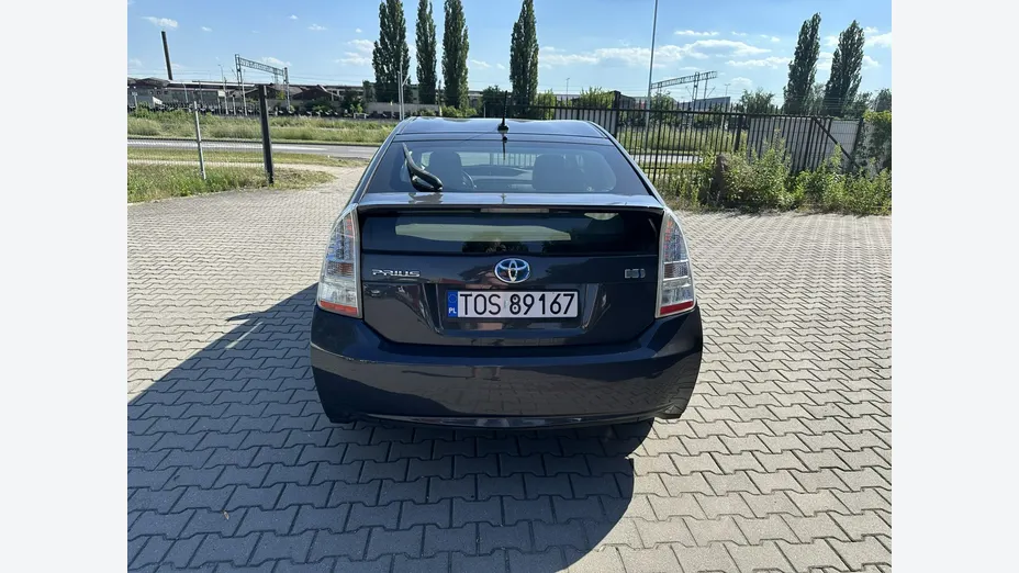 TOYOTA Prius -