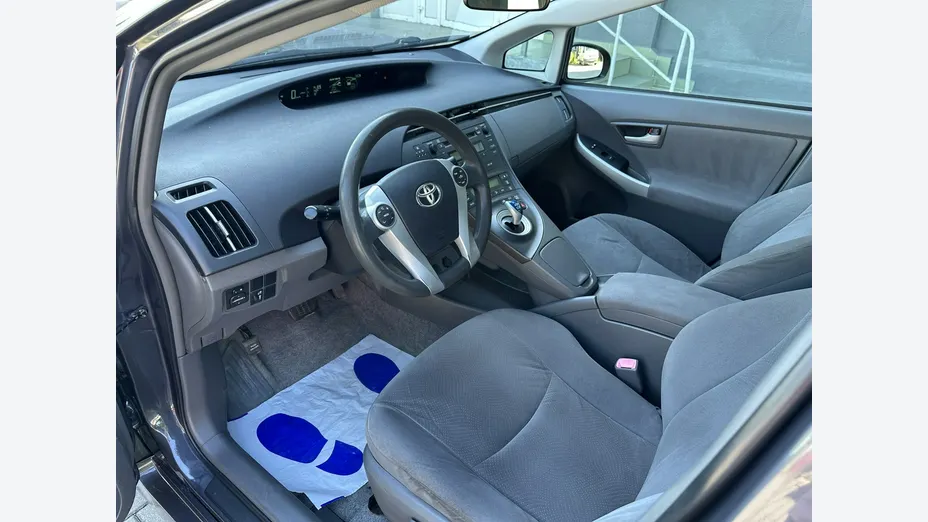 TOYOTA Prius -