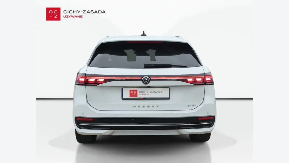 VOLKSWAGEN Passat -