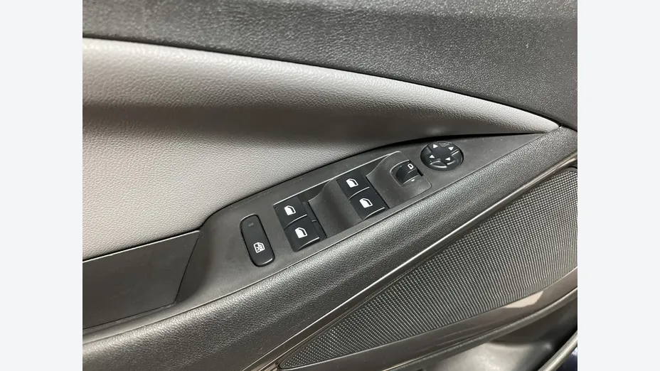 OPEL Crossland X -