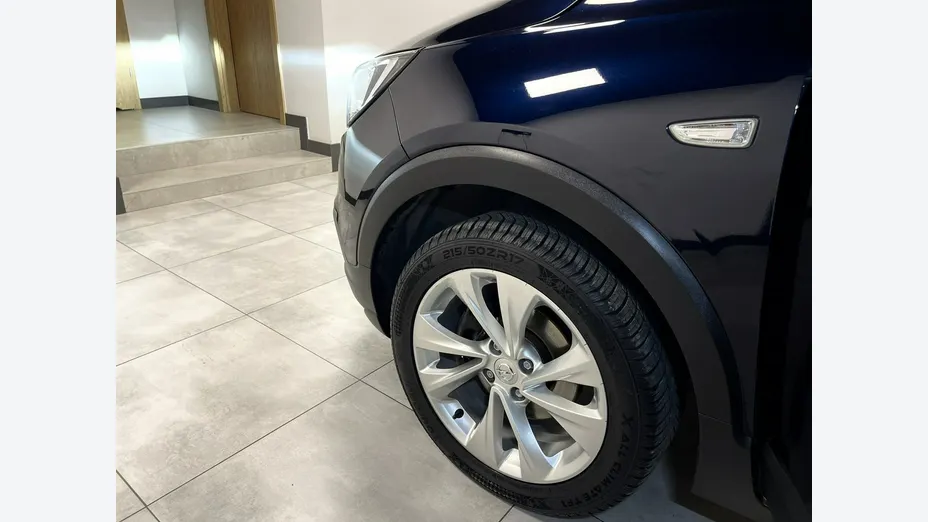 OPEL Crossland X -