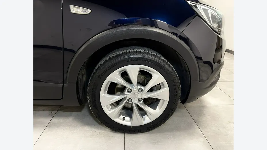 OPEL Crossland X -