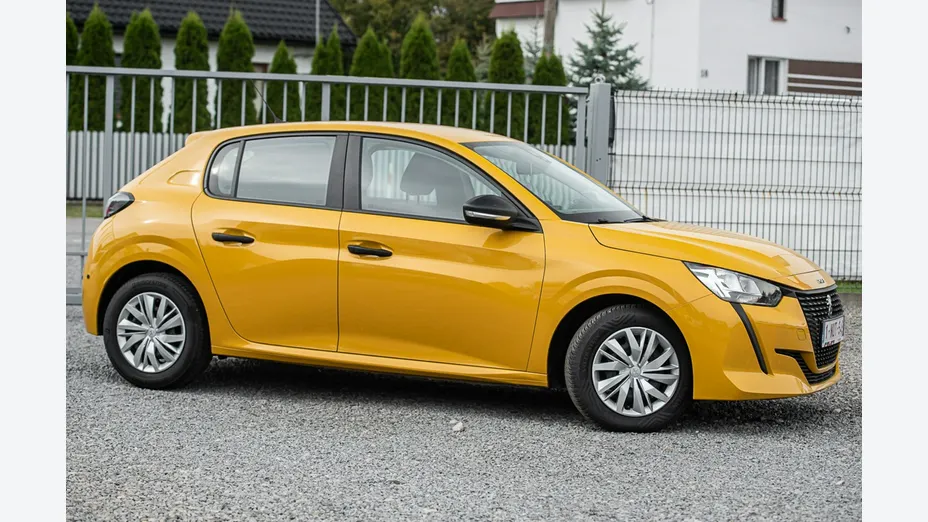 PEUGEOT 208 -