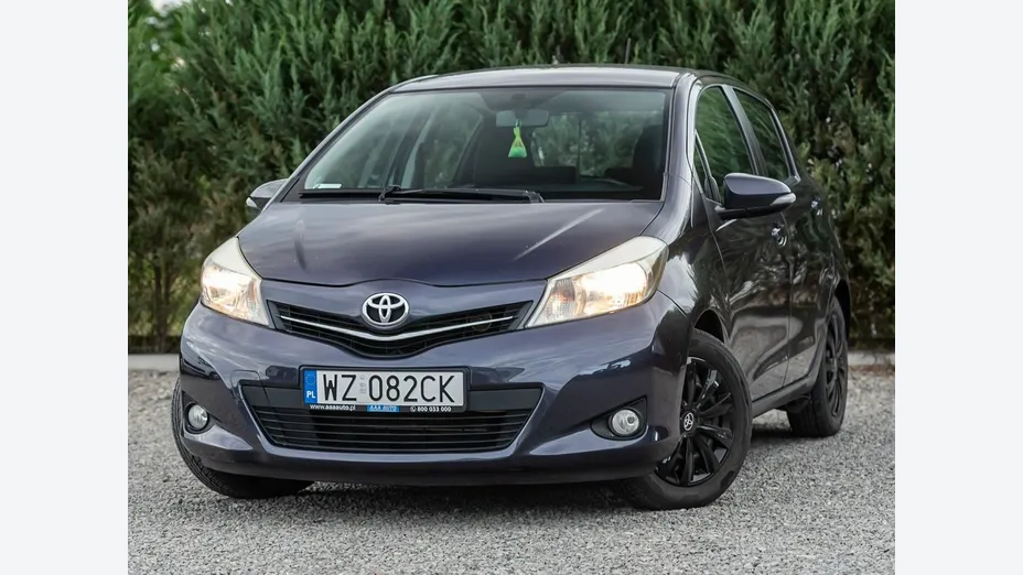 TOYOTA Yaris -