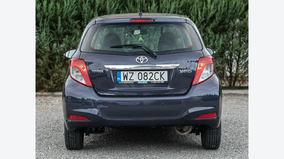 TOYOTA Yaris -