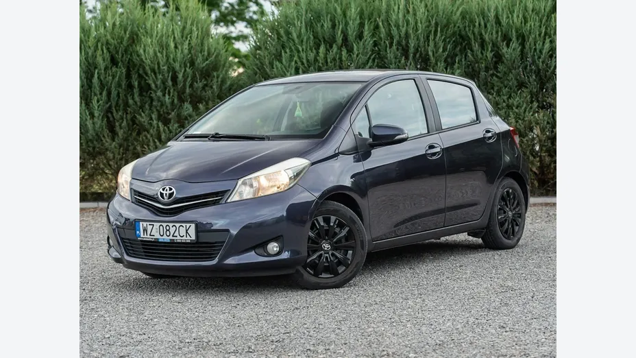 TOYOTA Yaris -