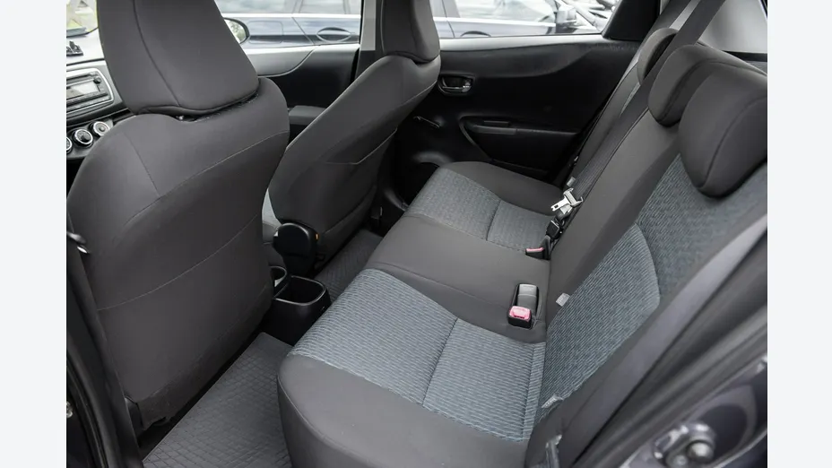 TOYOTA Yaris -