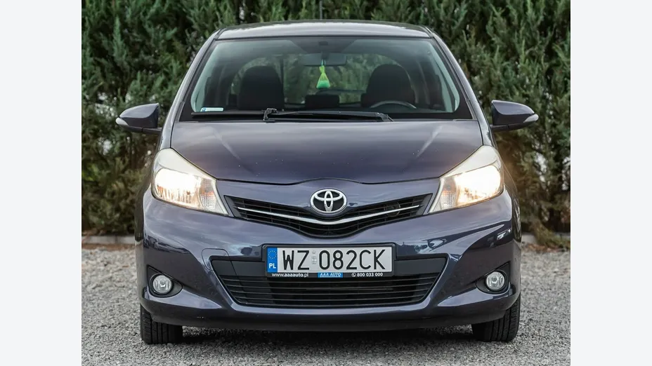 TOYOTA Yaris -