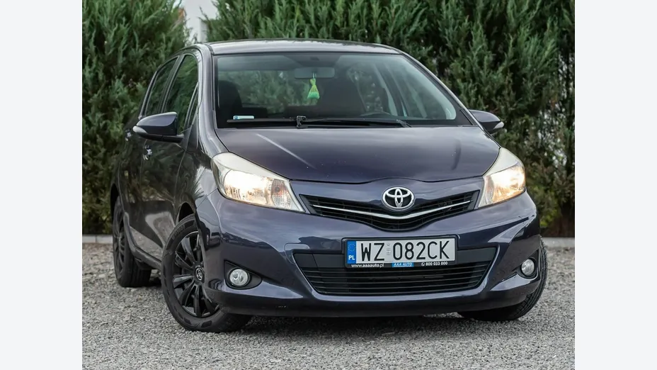 TOYOTA Yaris -