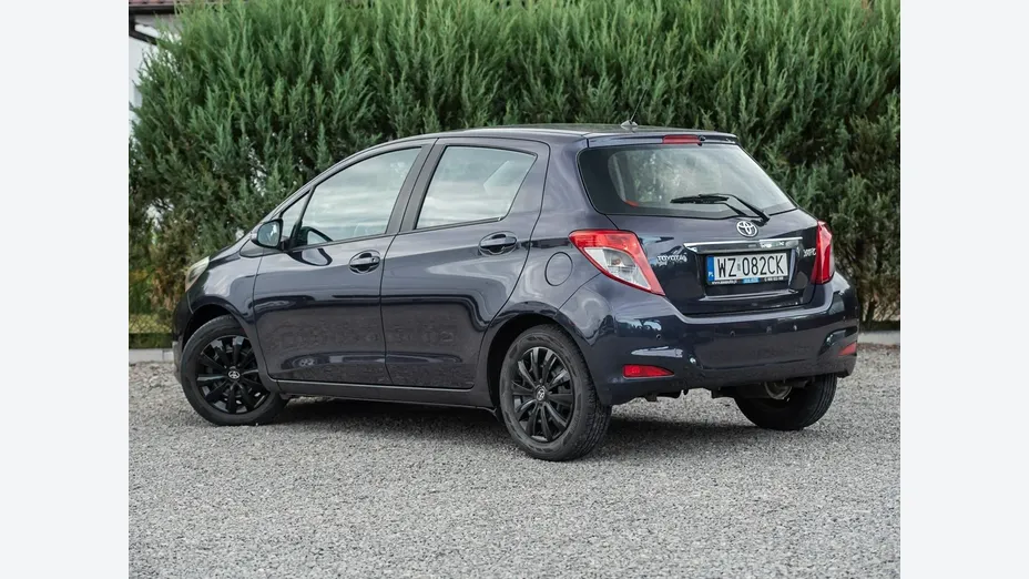TOYOTA Yaris -