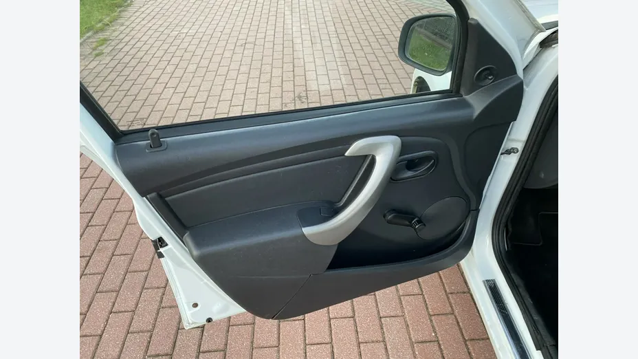 DACIA Sandero -