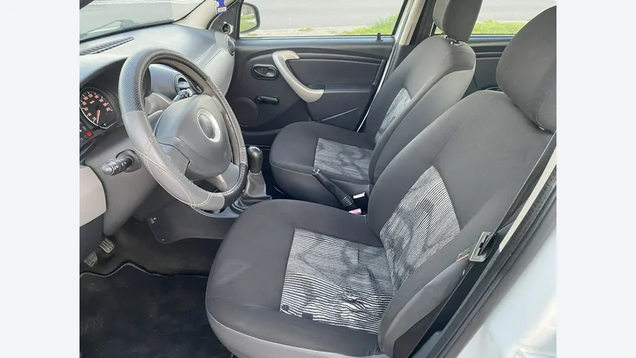 DACIA Sandero -