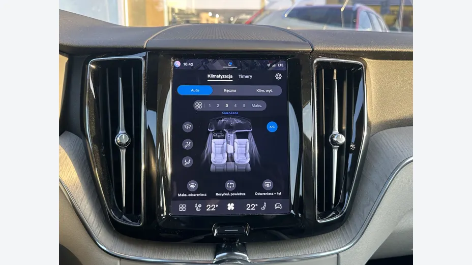 VOLVO XC60 XC60 T6 Plug-In Hybrid AWD Core aut