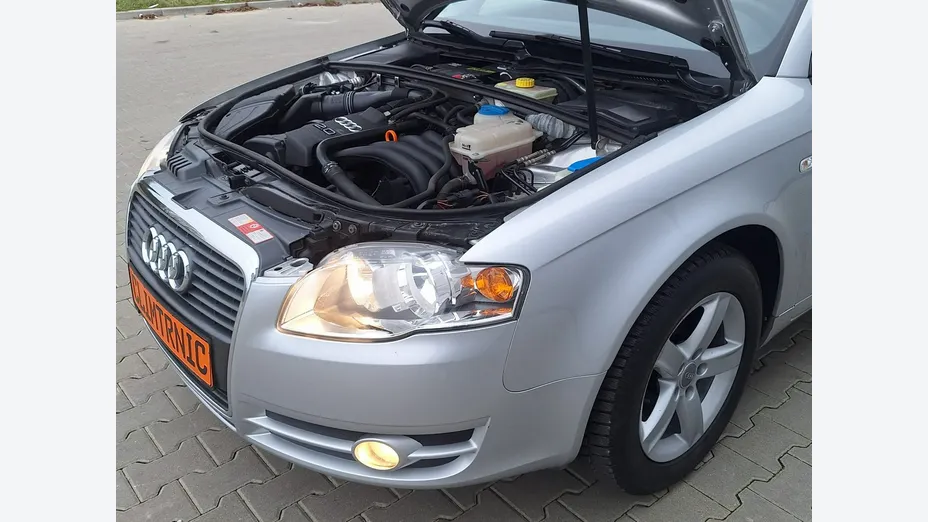 AUDI A4 -