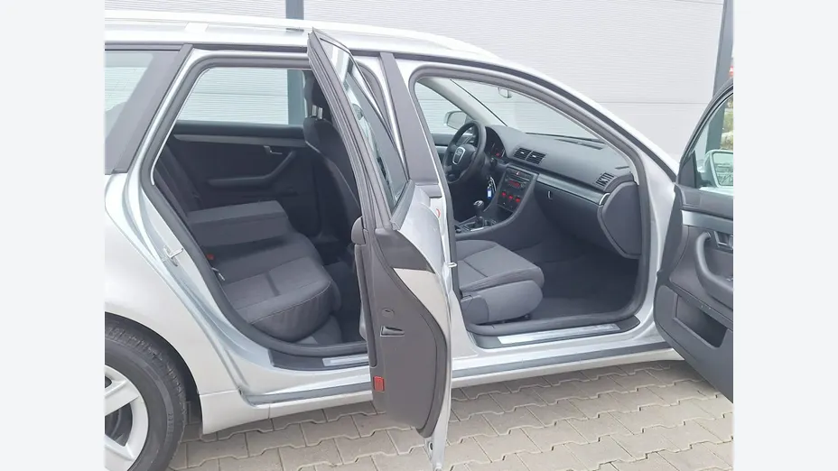 AUDI A4 -