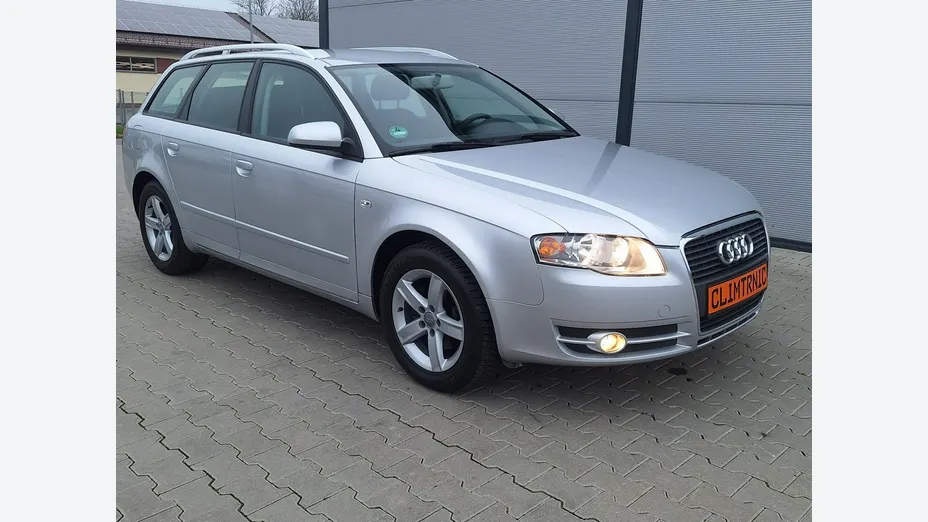 AUDI A4 -