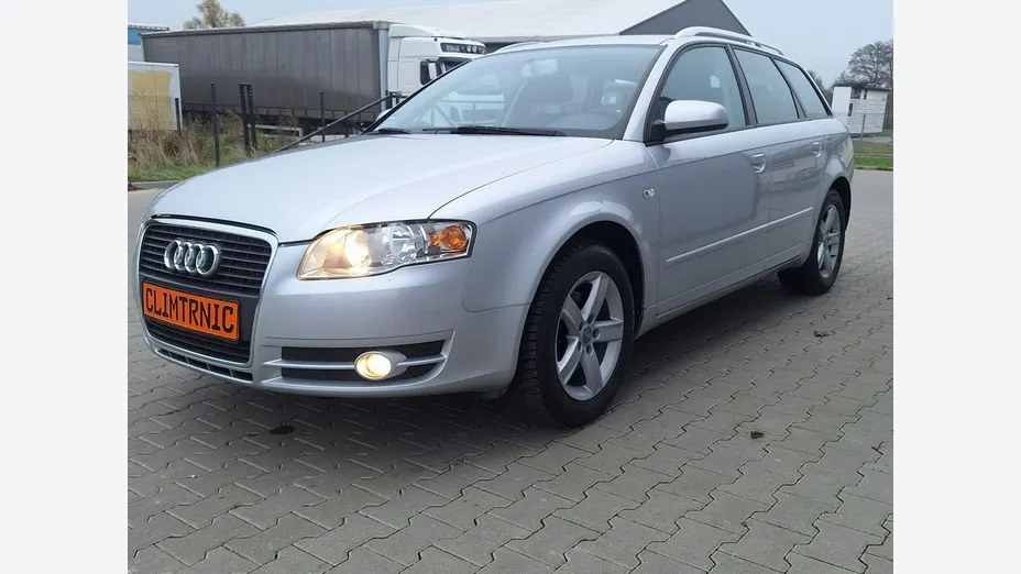 AUDI A4 -