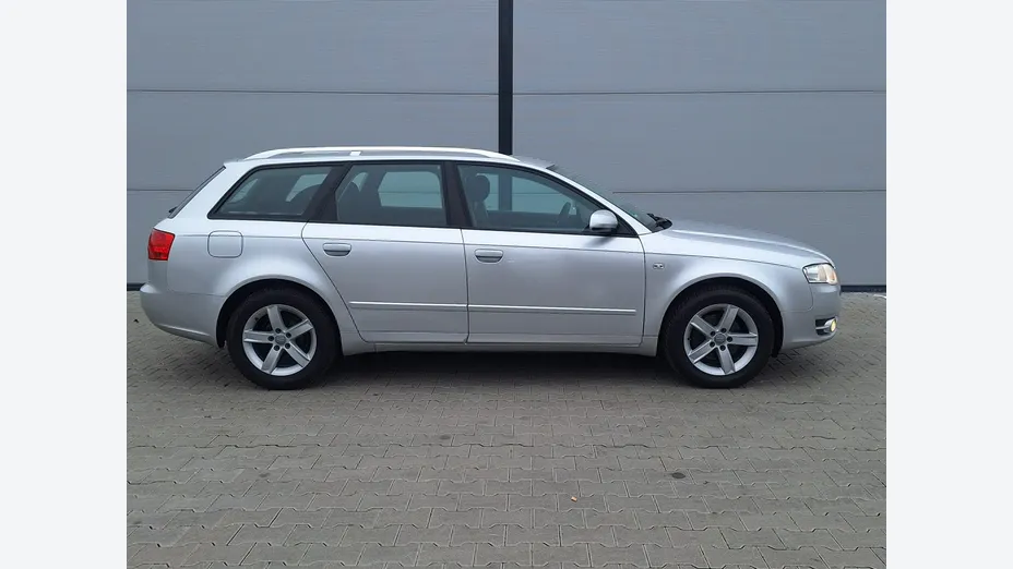 AUDI A4 -
