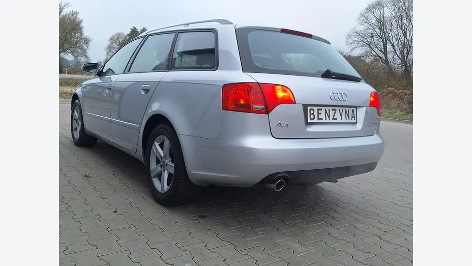 AUDI A4 -
