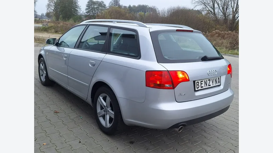 AUDI A4 -