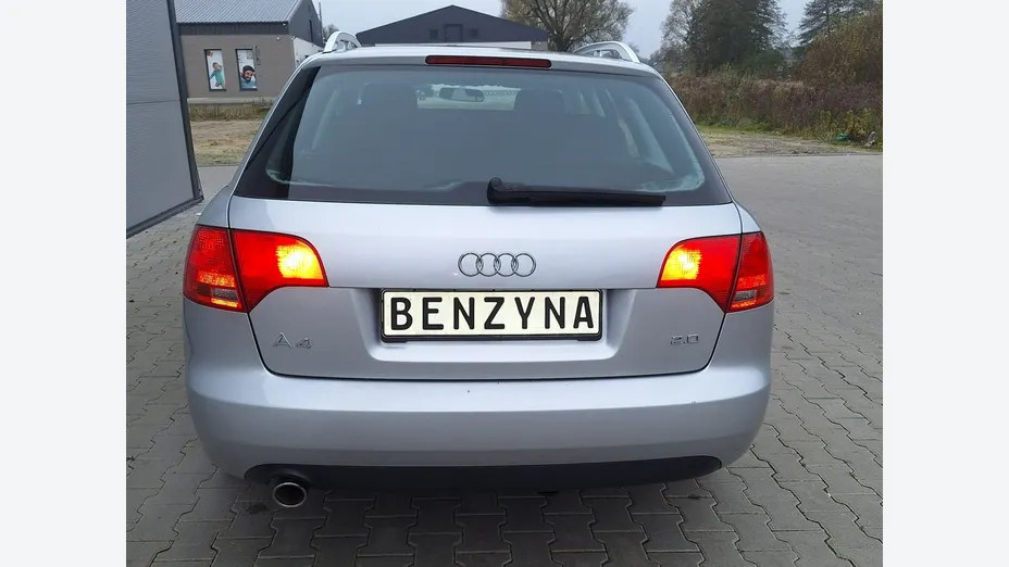 AUDI A4 -