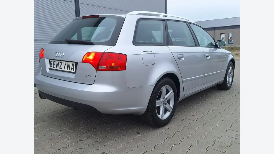 AUDI A4 -
