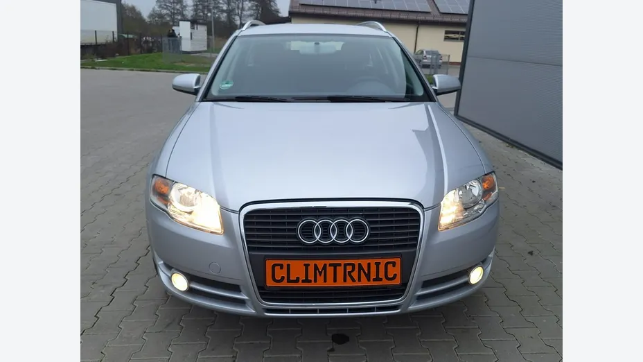 AUDI A4 -