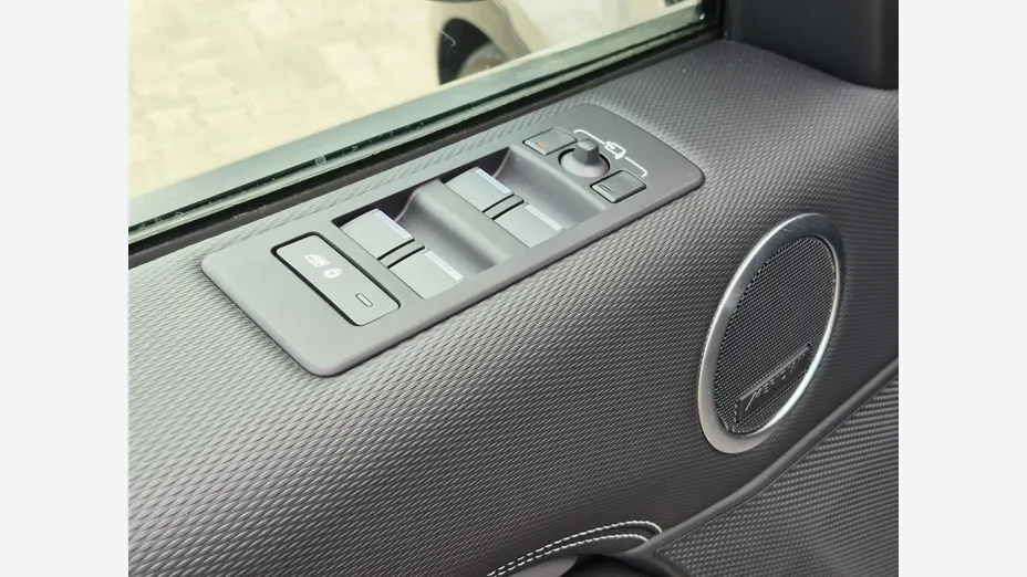 LAND ROVER Discovery -