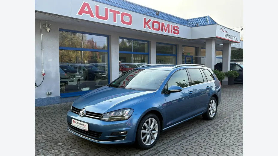 VOLKSWAGEN Golf -