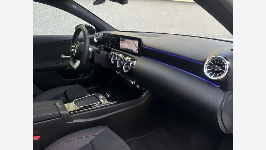 MERCEDES-BENZ A Klasa A 250 e PHEV AMG Line 8G-DCT