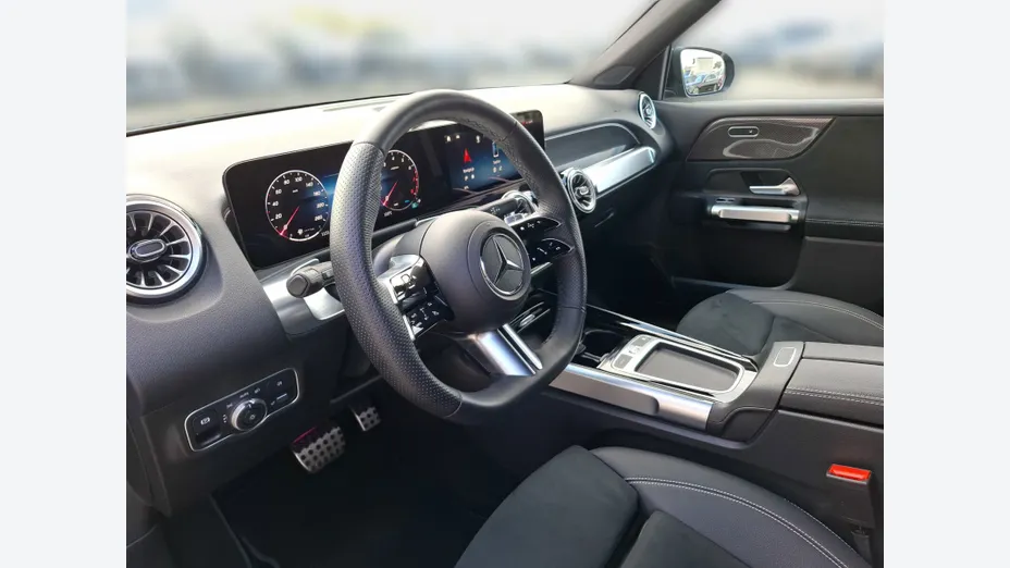 MERCEDES-BENZ GLB GLB 200 mHEV AMG Line 7G-DCT