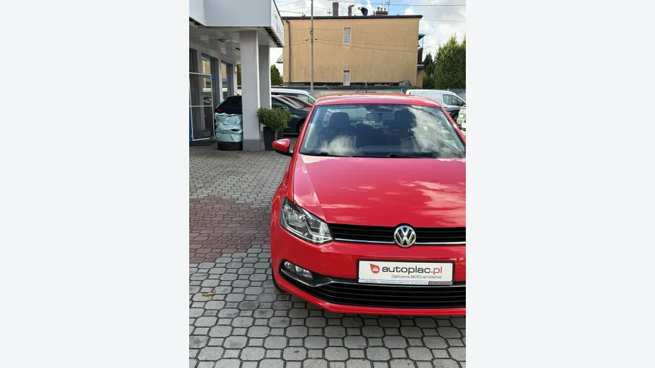 VOLKSWAGEN Polo -