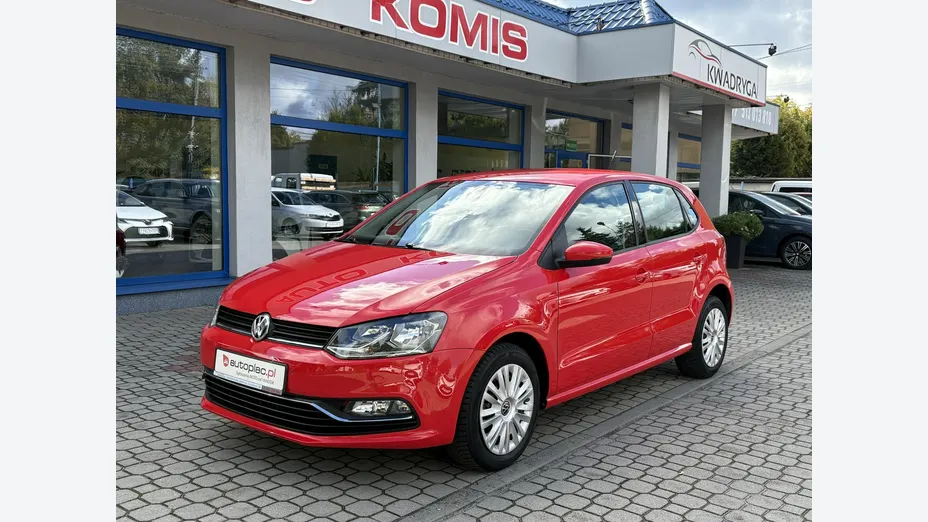 VOLKSWAGEN Polo -