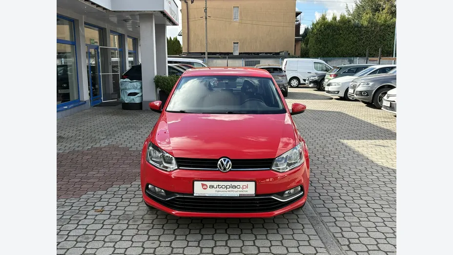 VOLKSWAGEN Polo -