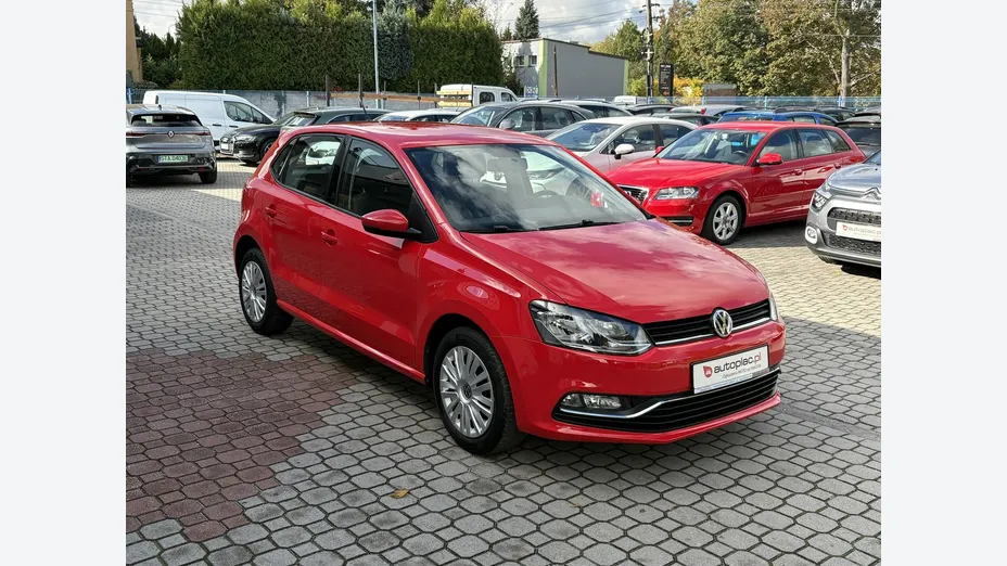 VOLKSWAGEN Polo -
