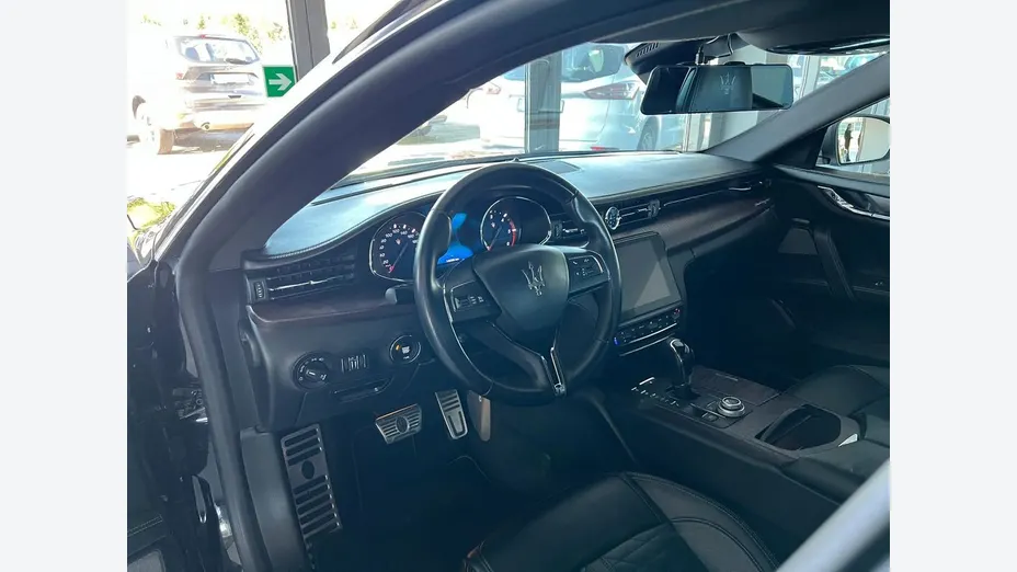 MASERATI Quattroporte -