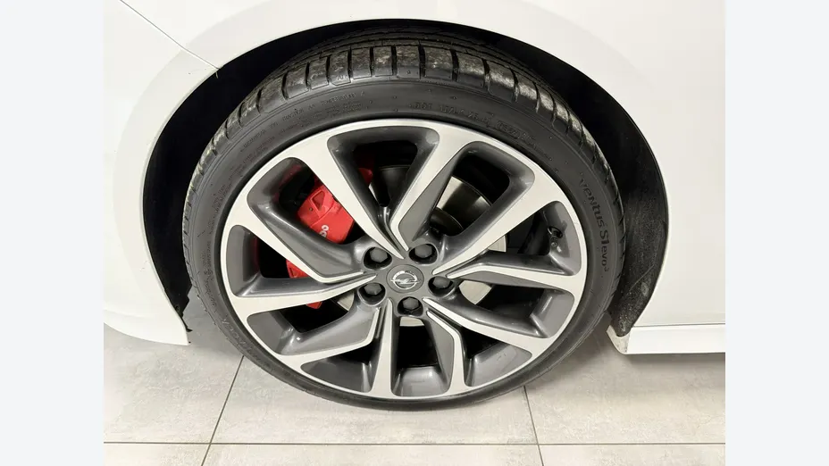 OPEL Insignia -
