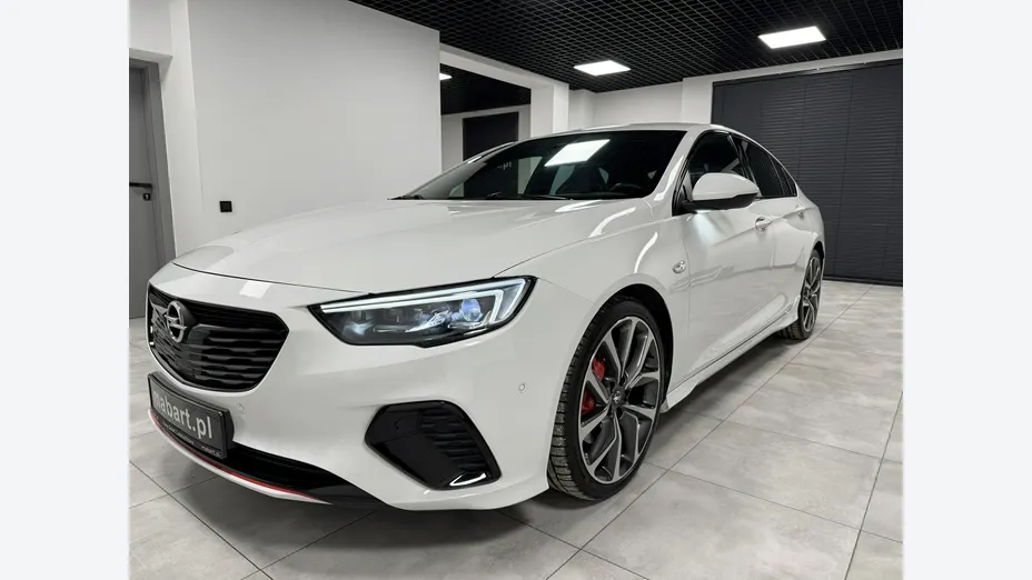 OPEL Insignia -