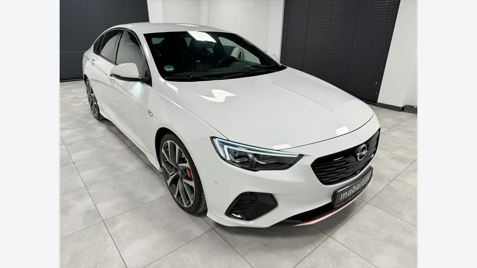 OPEL Insignia -