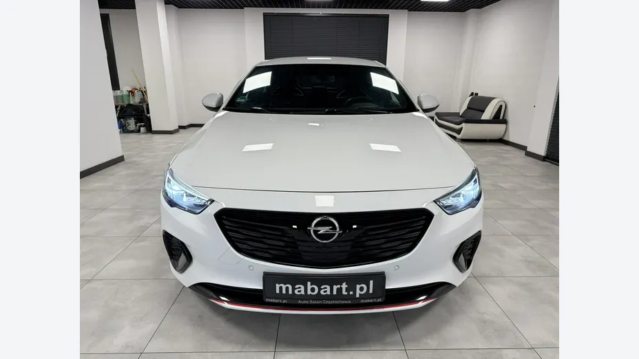 OPEL Insignia -