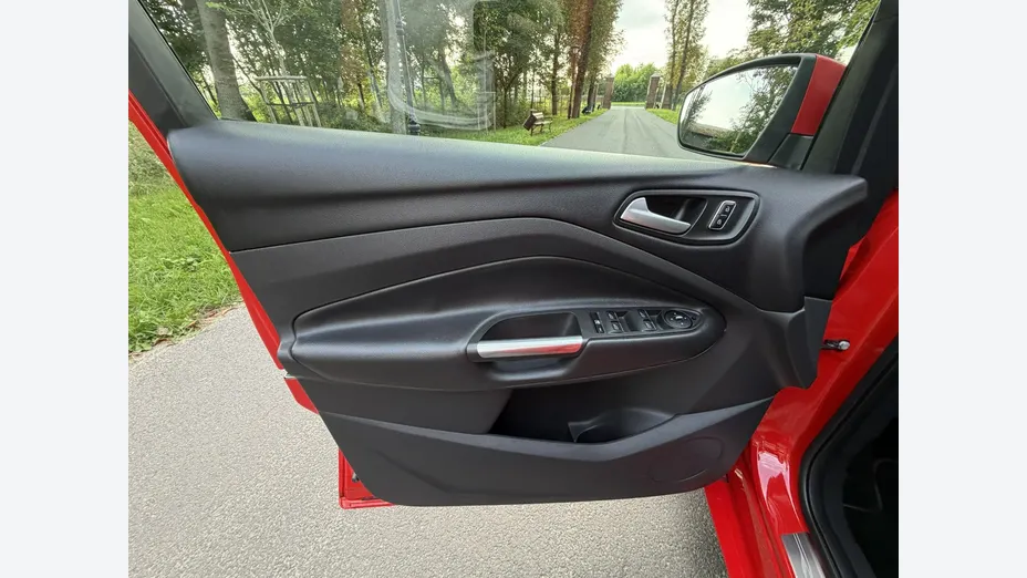 FORD Kuga -