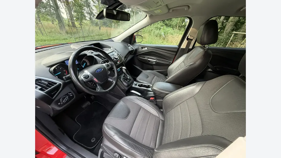 FORD Kuga -