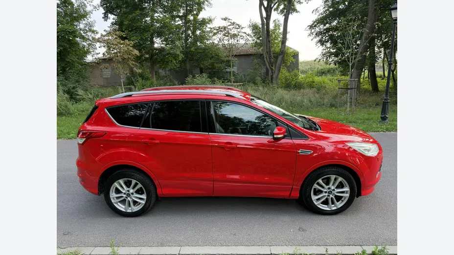 FORD Kuga -