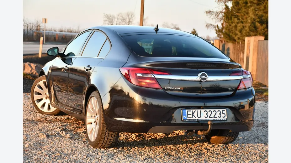 OPEL Insignia -