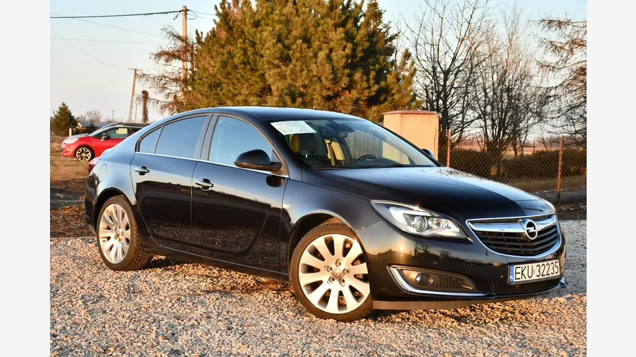 OPEL Insignia -