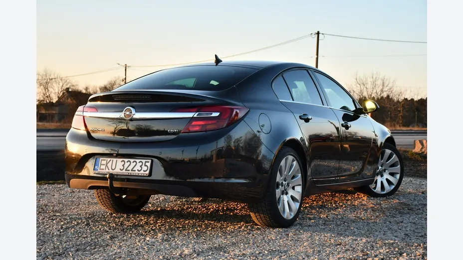 OPEL Insignia -