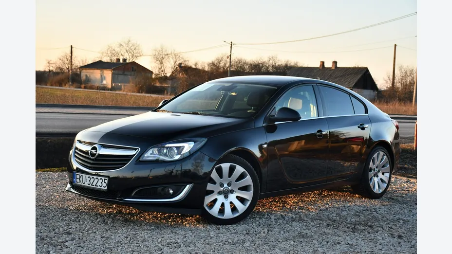 OPEL Insignia -