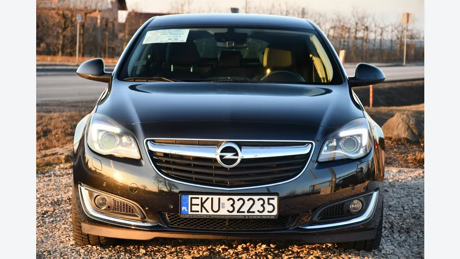 OPEL Insignia -